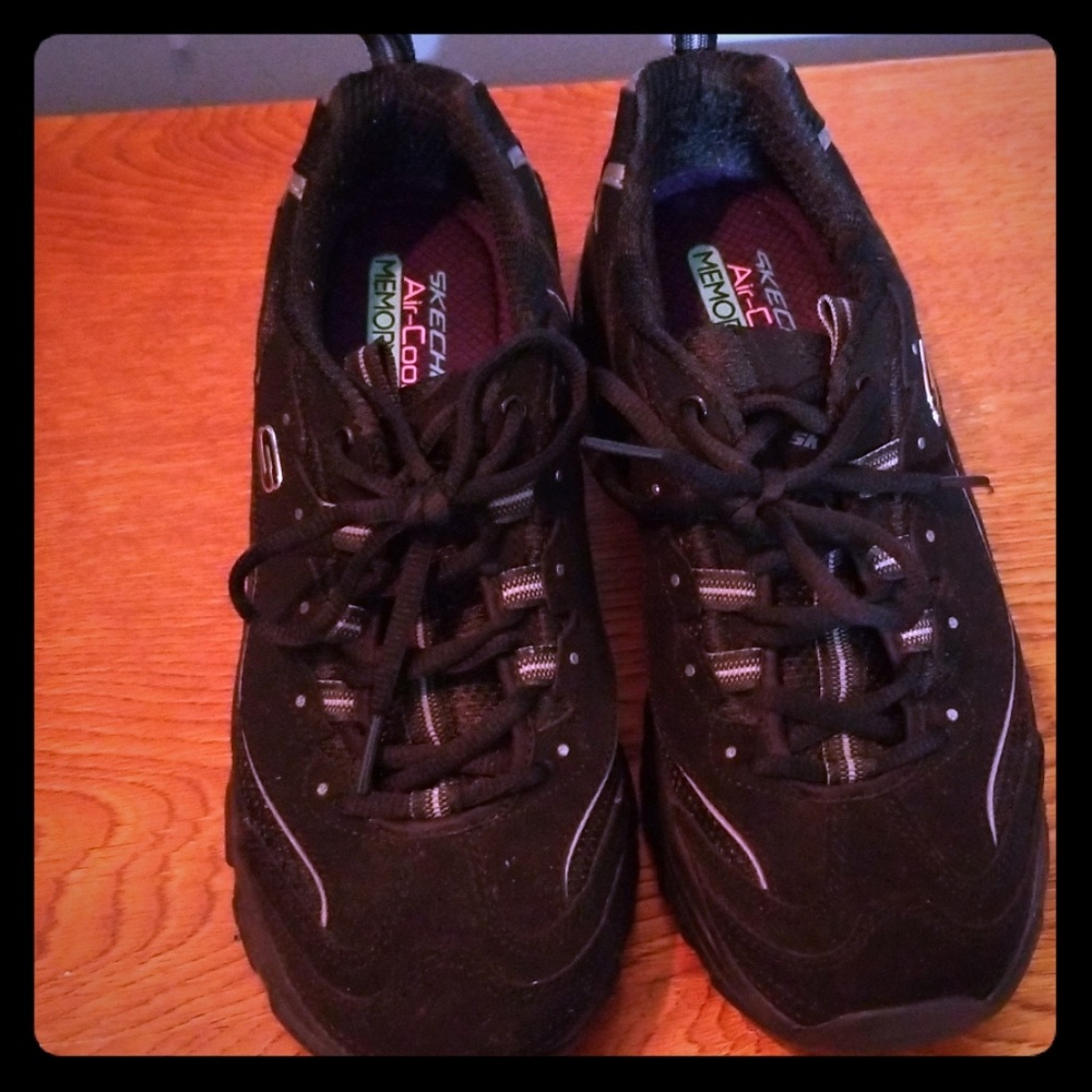 Sketchers air cooked memory foam sneaker